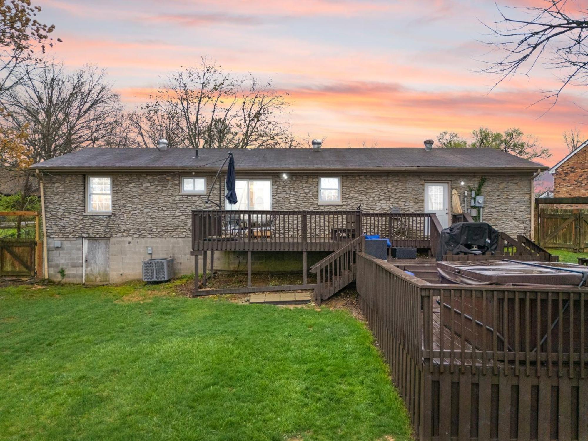 The Kentucky Bluegrass Retreat Villa Франкфорт Екстериор снимка